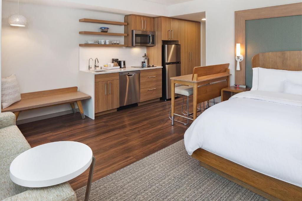 AC Hotel by Marriott Bloomington Mall of America, photo 2