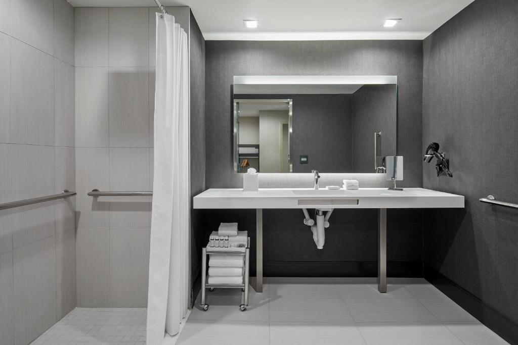 AC Hotel by Marriott Durham Duke University, photo 3