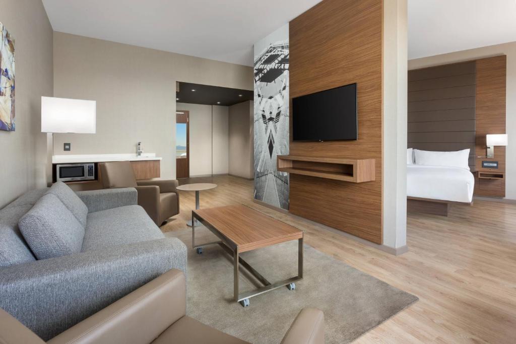 AC Hotel by Marriott San Francisco Airport/Oyster Point Waterfront, photo 4