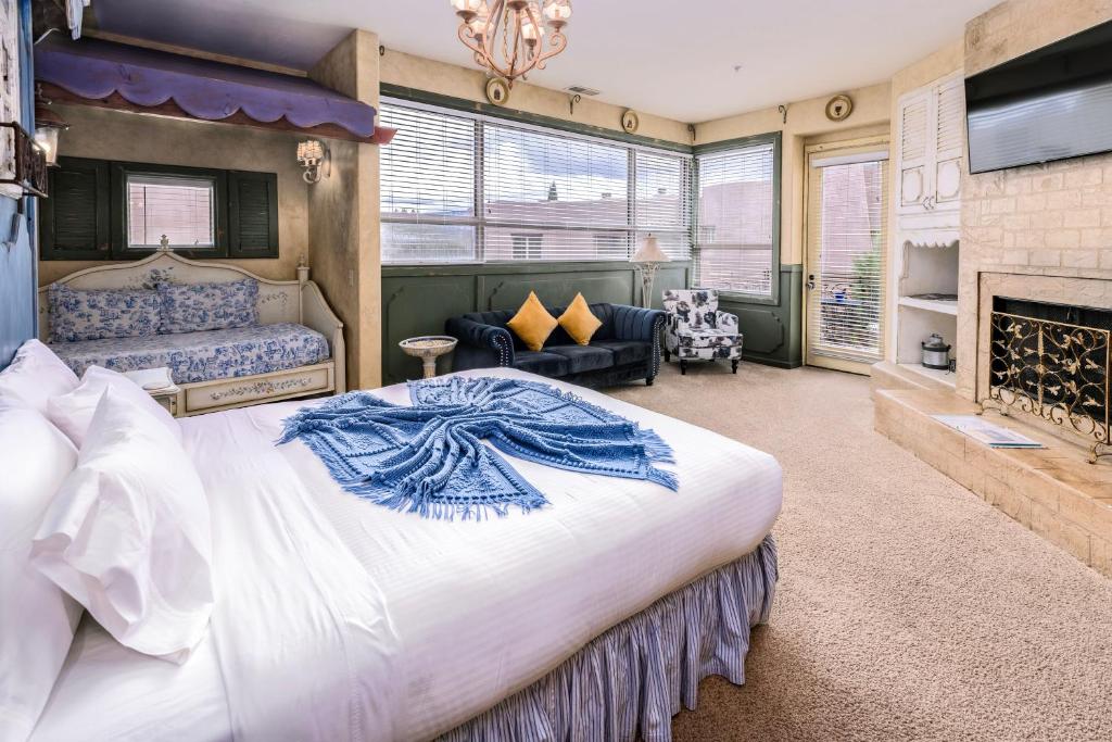 Adobe Grand Villas, photo 3