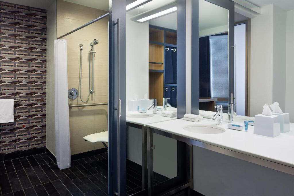 Aloft Jacksonville Tapestry Park, photo 3