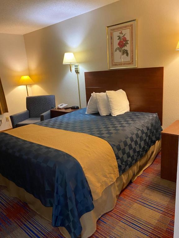 Americas Best Value Inn Champaign, photo 4