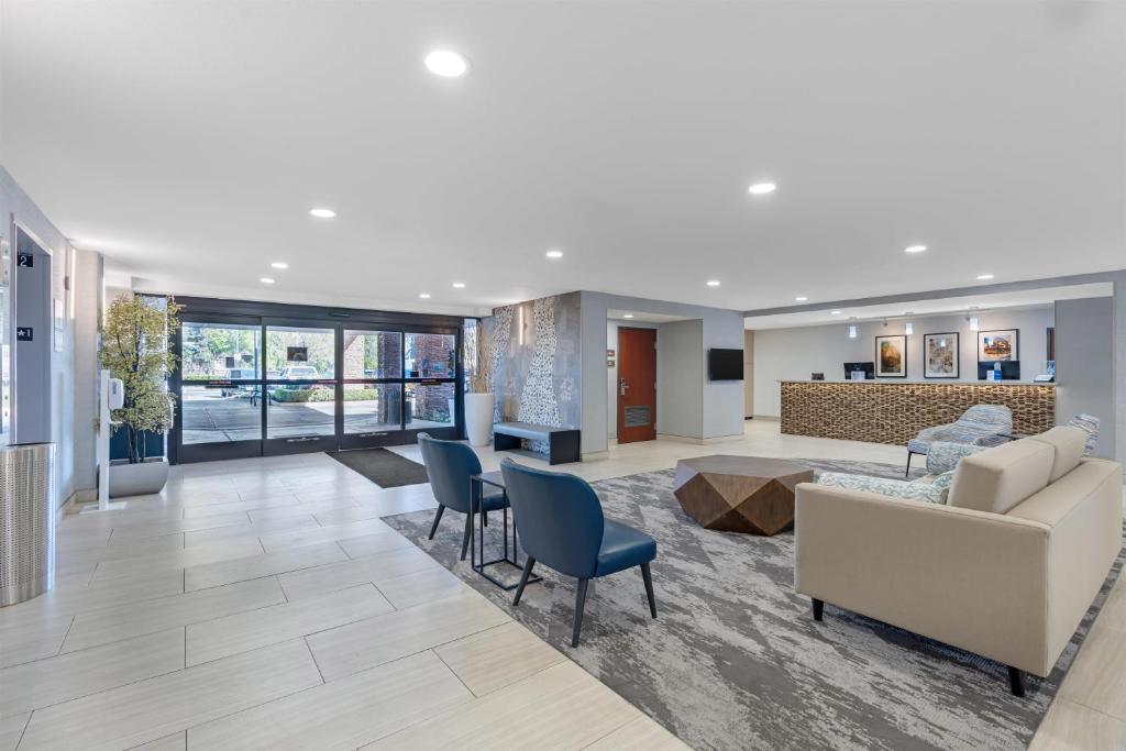 Best Western Plus Fresno Airport Hotel, photo 1