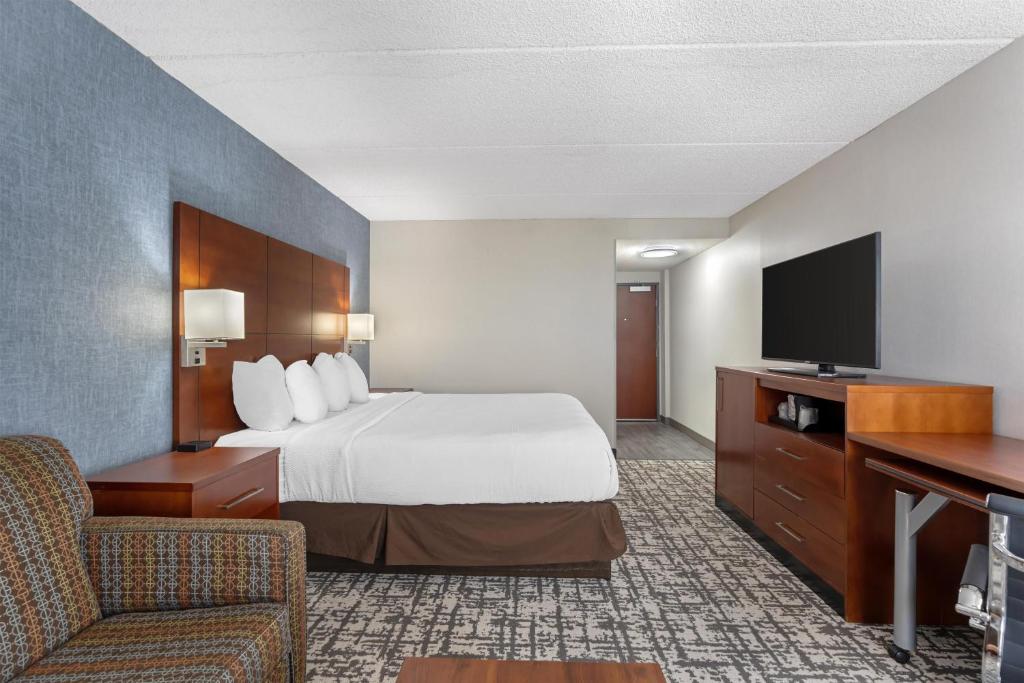 Best Western Plus Fresno Airport Hotel, photo 2