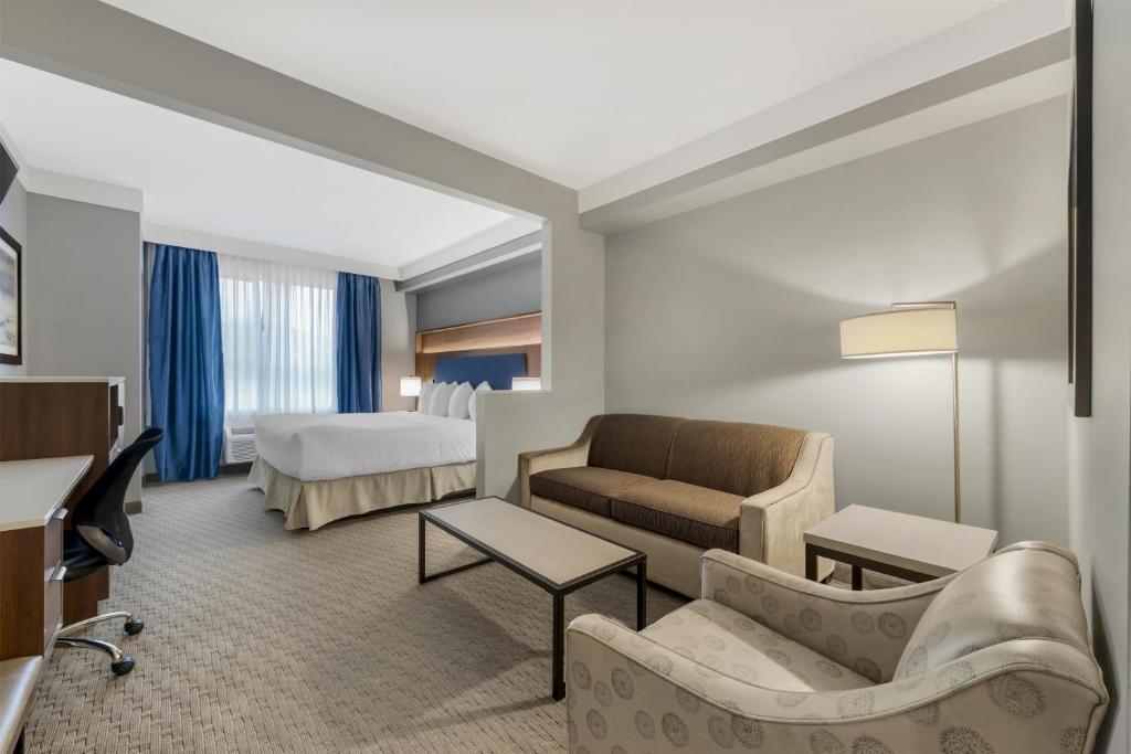 Best Western Plus Revelstoke, photo 1