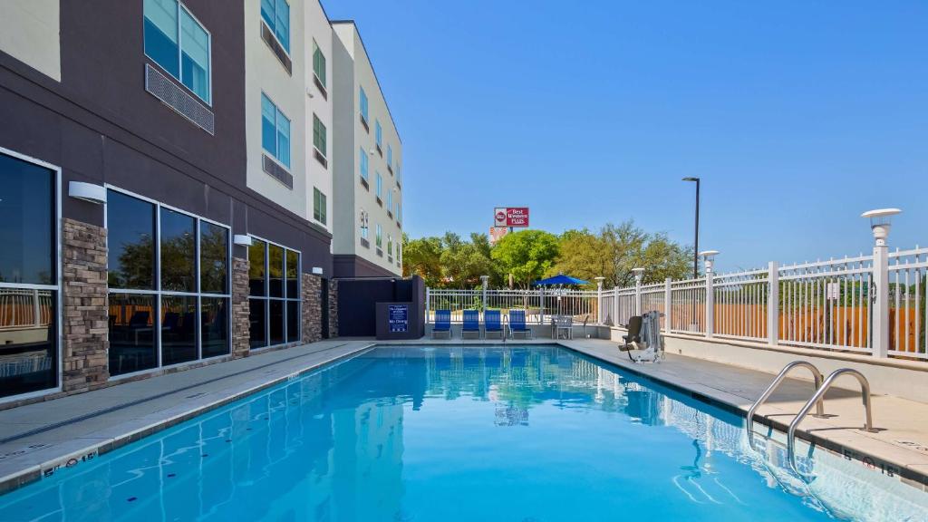 Best Western Plus Roland Inn & Suites, photo 4