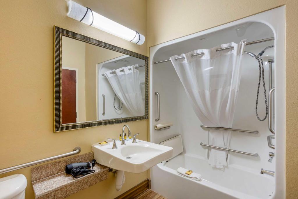 Best Western Plus Springfield Airport Inn, photo 3