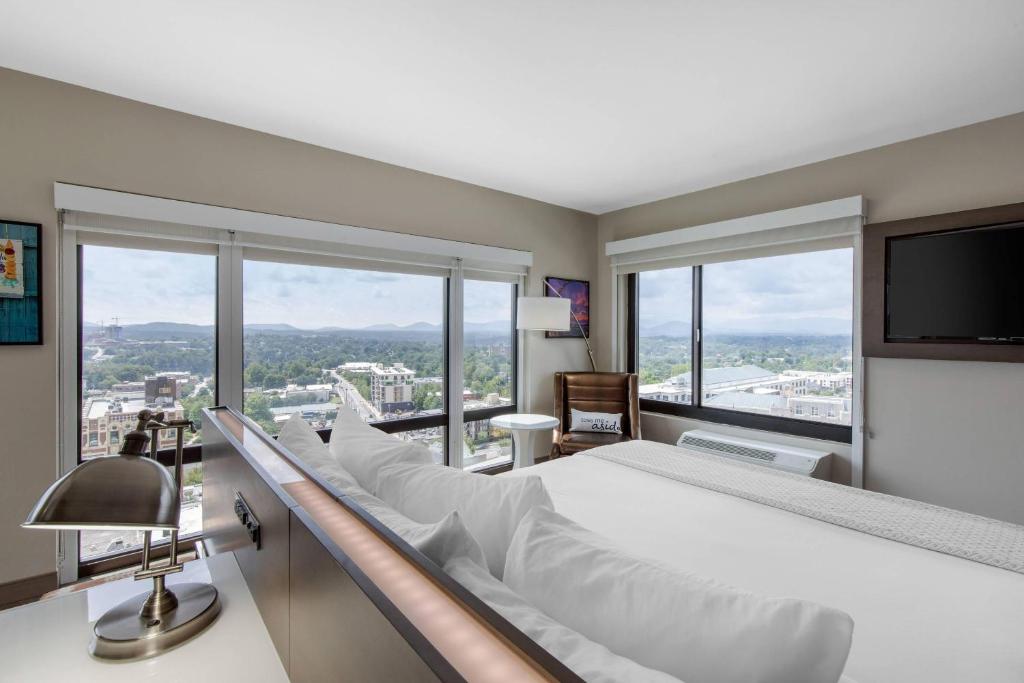 Cambria Hotel Downtown Asheville, photo 2
