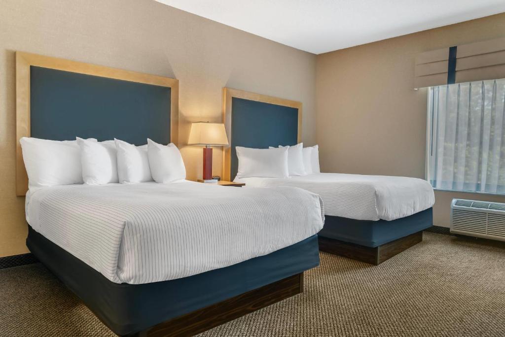 Cambria Hotel Traverse City, photo 2