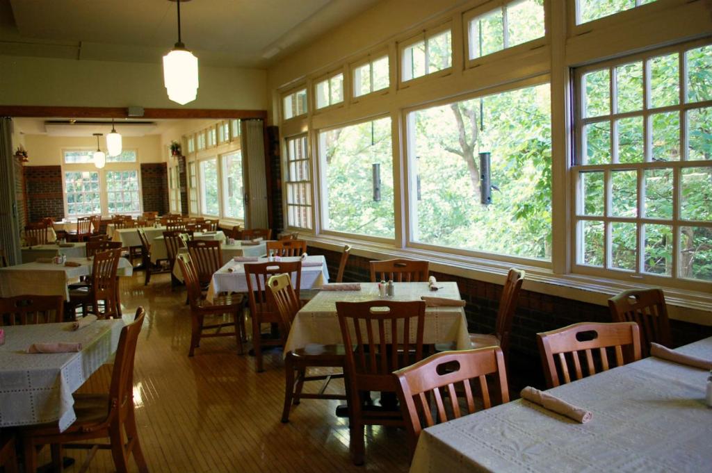Canyon Inn, McCormick's Creek State Park, photo 4