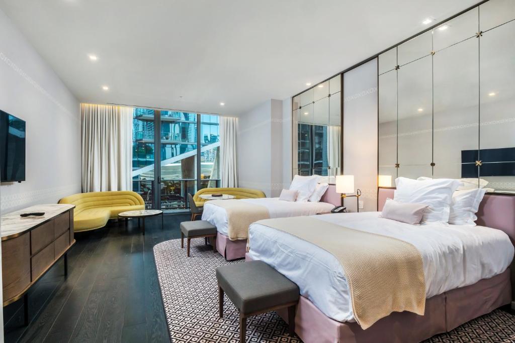 City Escapes Suites at SLS Lux Brickell Building, photo 1