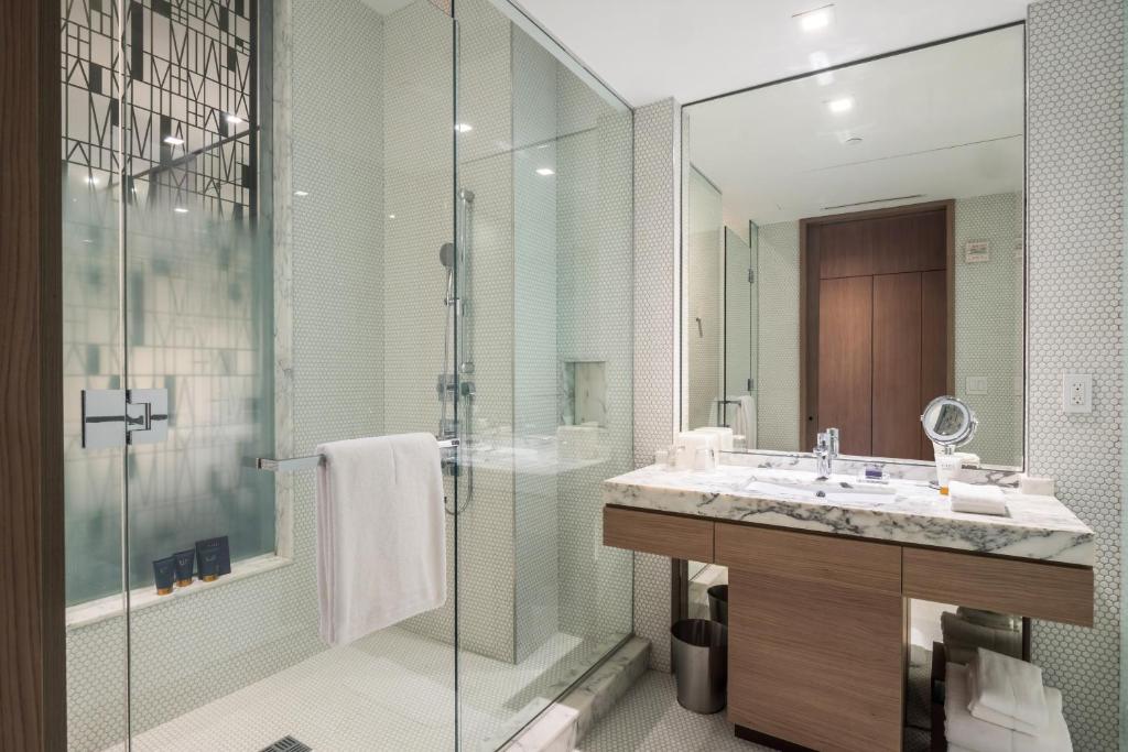 City Escapes Suites at SLS Lux Brickell Building, photo 3
