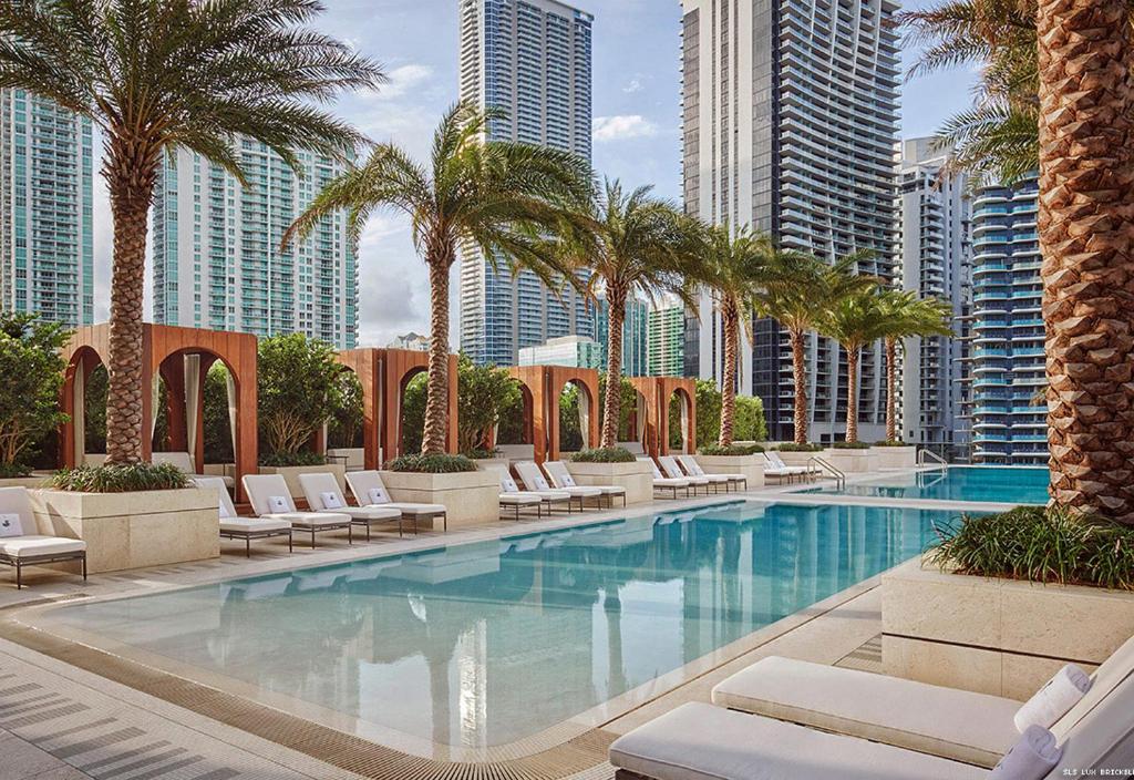 City Escapes Suites at SLS Lux Brickell Building, photo 4