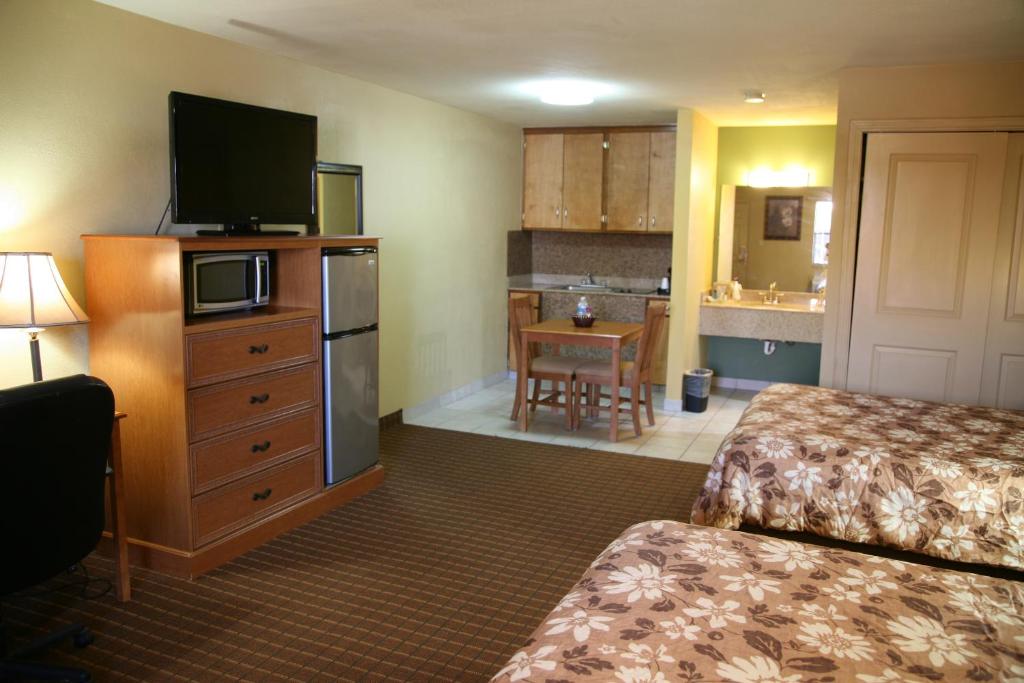 Coach Light Inn Brenham, photo 4