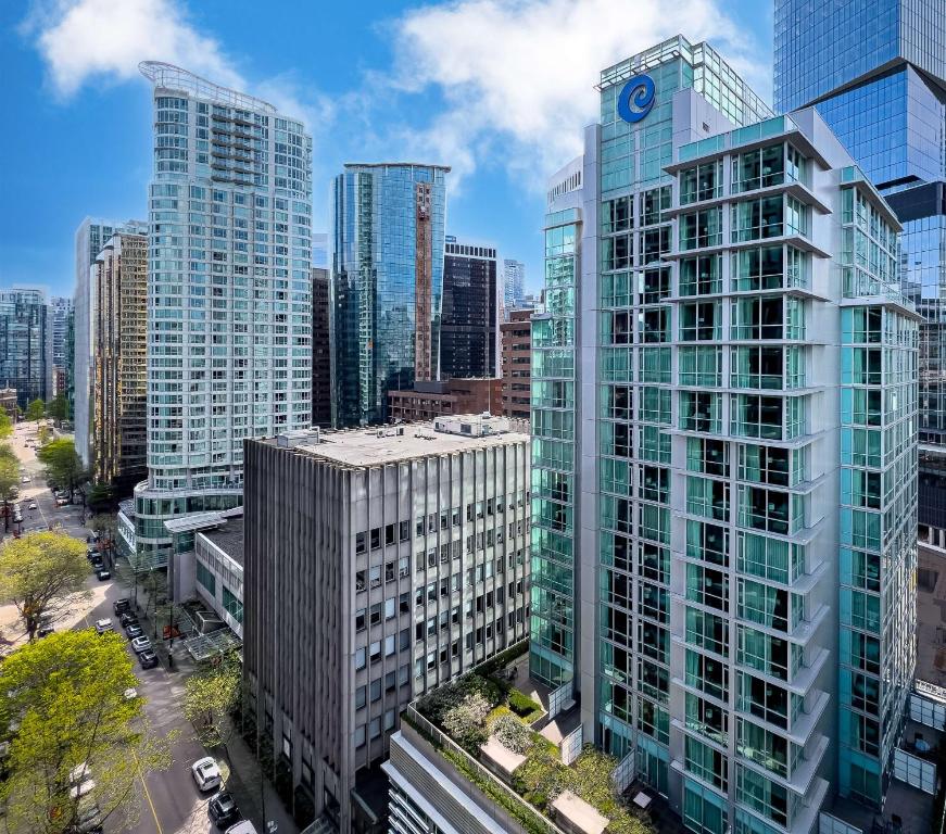 Coast Coal Harbour Vancouver Hotel by APA, photo 1