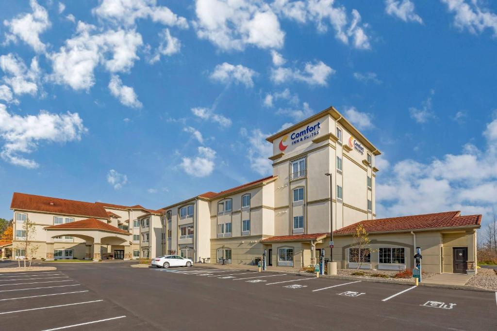 Comfort Inn & Suites Verona at Turning Stone Resort Casino, photo 1