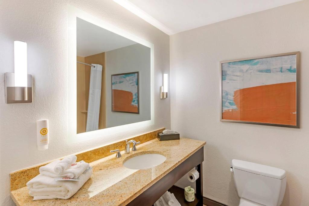 Comfort Inn & Suites Verona at Turning Stone Resort Casino, photo 3