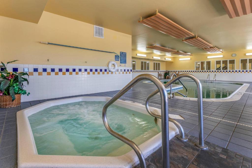 Comfort Inn Fort Collins North - Enertech, photo 3