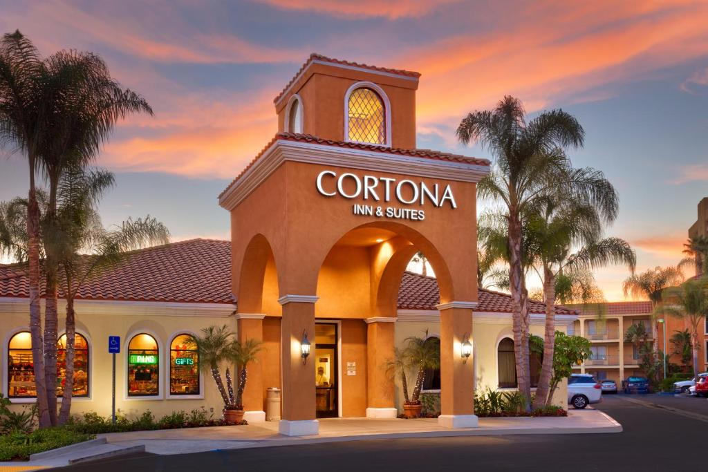 Cortona Inn and Suites Anaheim Resort, photo 1
