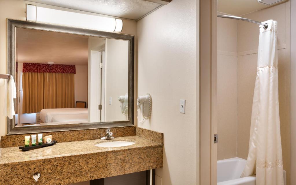 Cortona Inn and Suites Anaheim Resort, photo 3