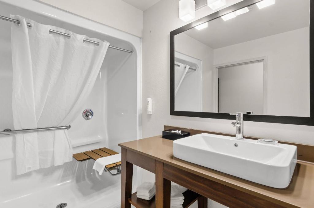 Country Inn & Suites By Carlson, Roanoke, VA, photo 3