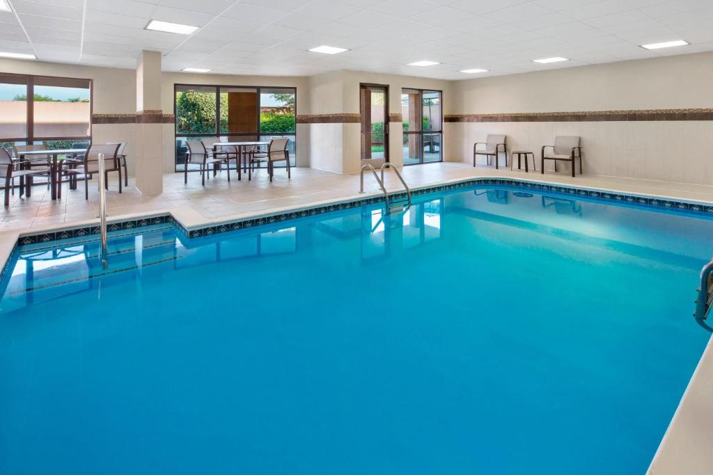 Courtyard by Marriott Bowling Green Convention Cntr, photo 4