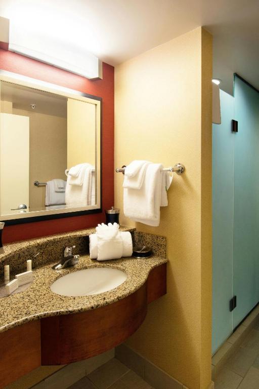 Courtyard by Marriott Canton, photo 3