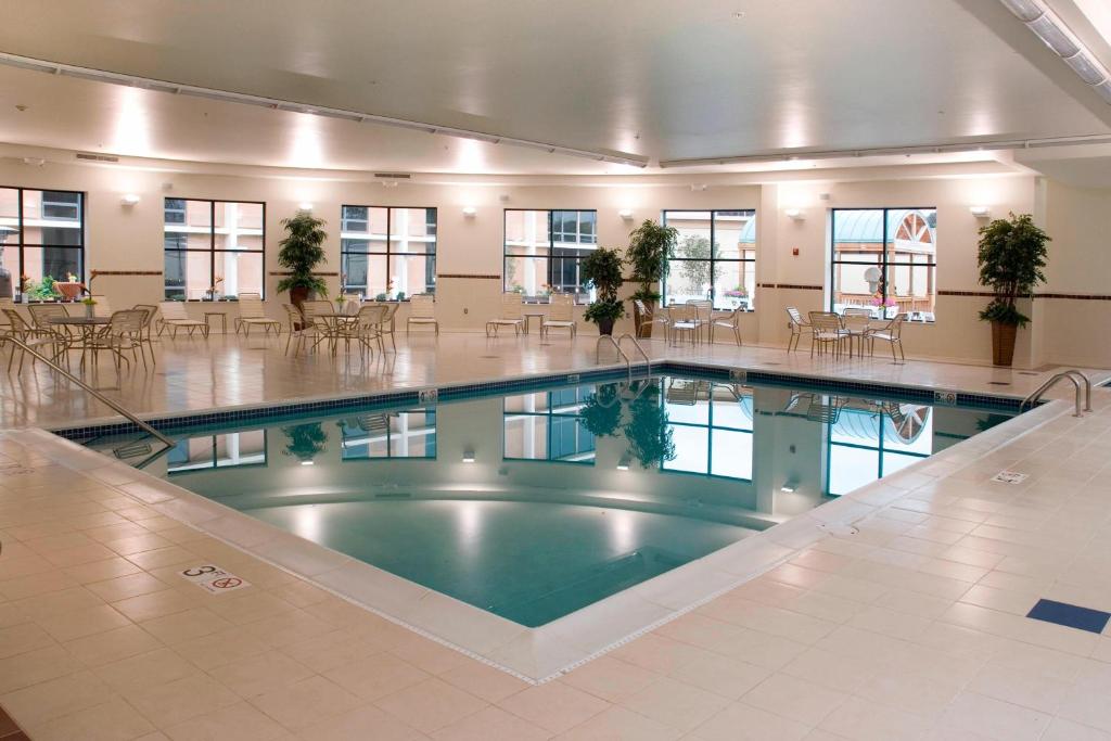 Courtyard by Marriott Canton, photo 4