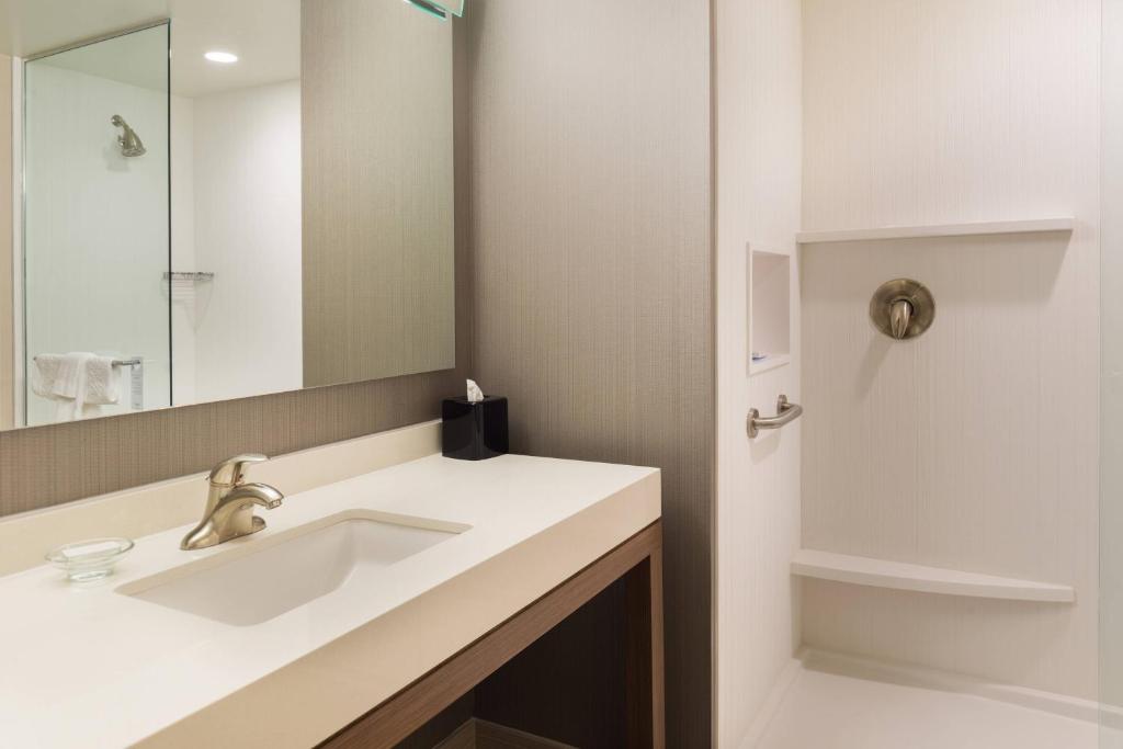 Courtyard by Marriott Elmira Horseheads, photo 3