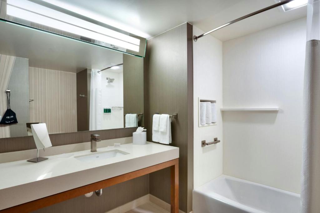 Courtyard by Marriott Los Angeles LAX/Hawthorne, photo 3