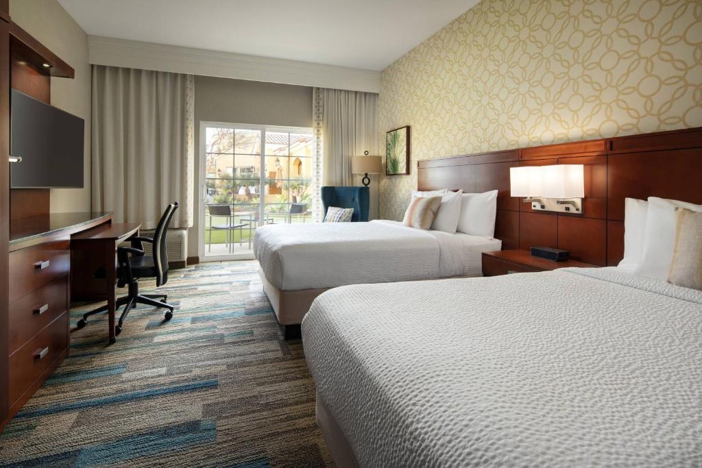 Courtyard by Marriott Santa Barbara Goleta, photo 2