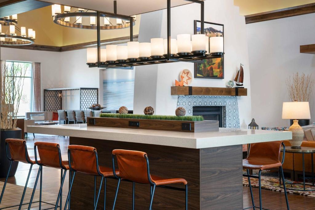 Courtyard by Marriott Santa Barbara Goleta, photo 4