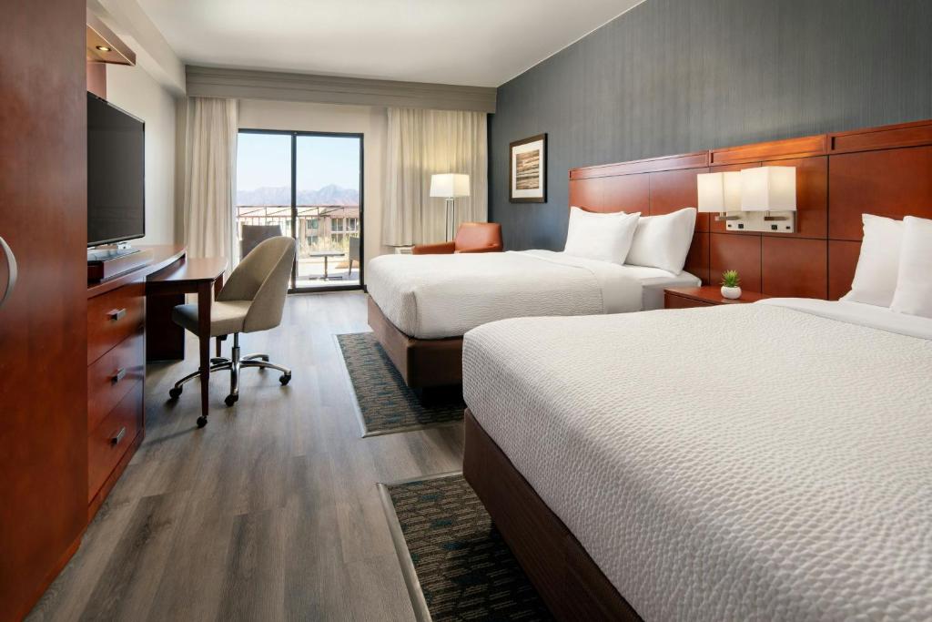 Courtyard by Marriott Scottsdale Salt River, photo 2