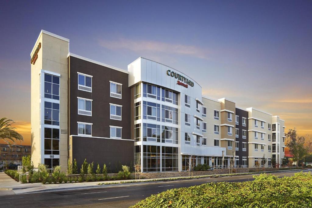 Courtyard by Marriott Sunnyvale, photo 1