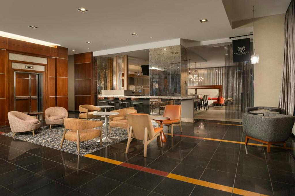 Courtyard Chicago Downtown/Magnificent Mile, photo 4