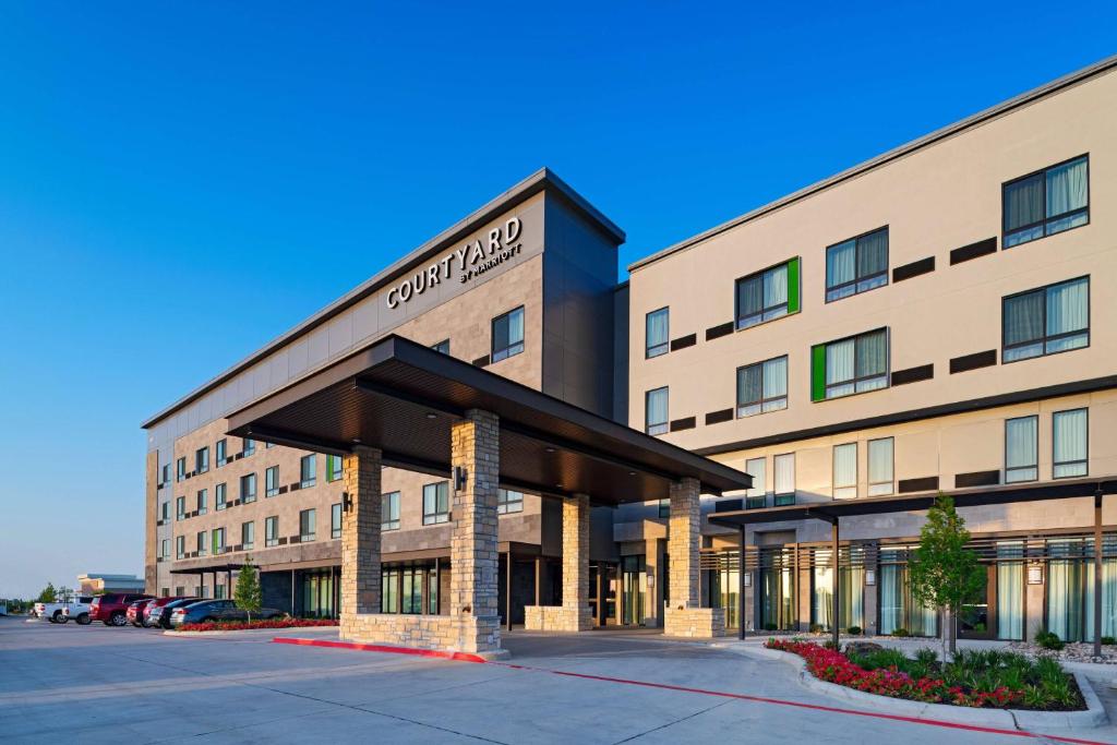 Courtyard Dallas Grand Prairie, photo 1