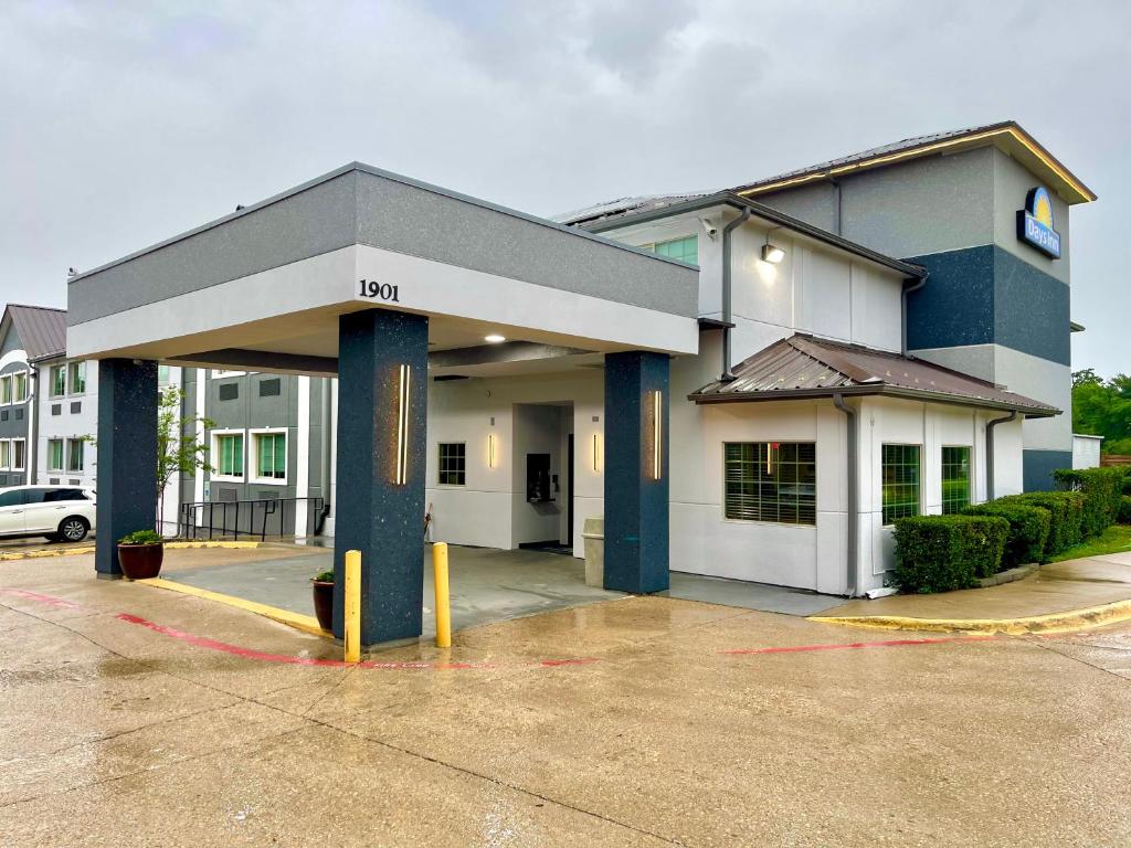 Days Inn By Wyndham Arlington, photo 3