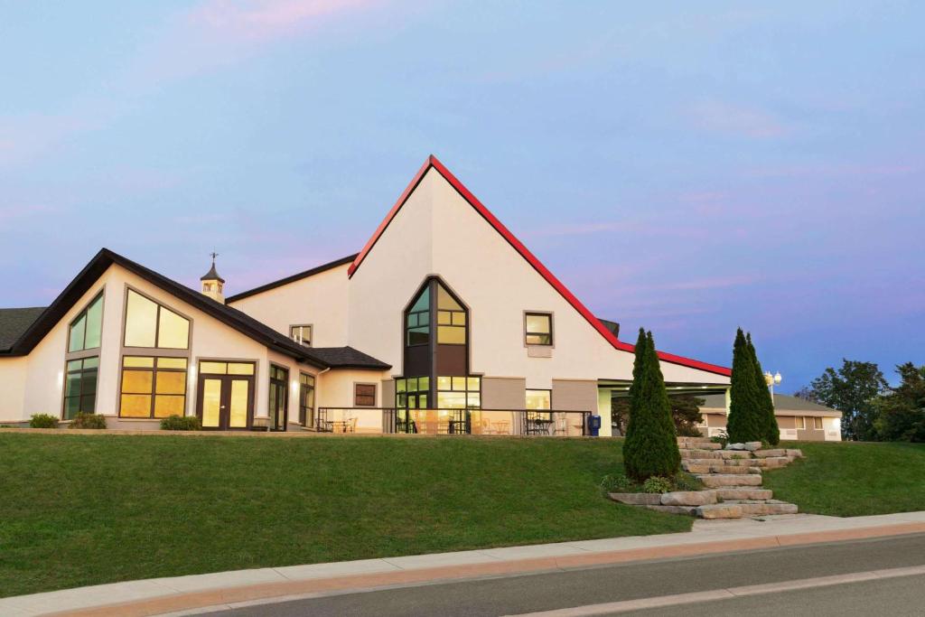 Days Inn by Wyndham Kingston, photo 1