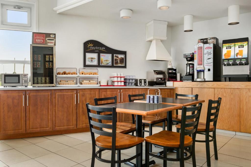Days Inn by Wyndham Trois-Rivieres, photo 4