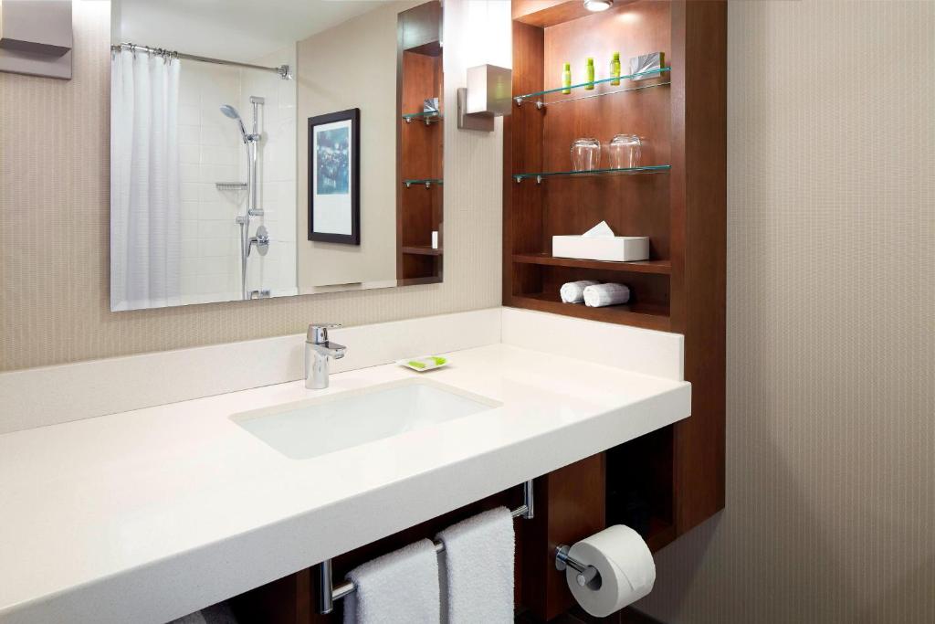 Delta Hotels by Marriott Kingston Waterfront, photo 3