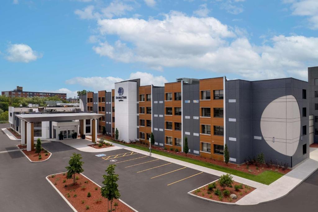 DoubleTree by Hilton Kingston - Newly Renovated, photo 1