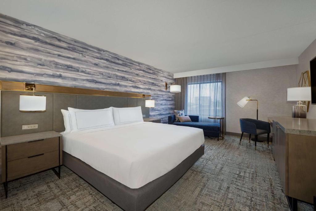DoubleTree by Hilton Kingston - Newly Renovated, photo 2