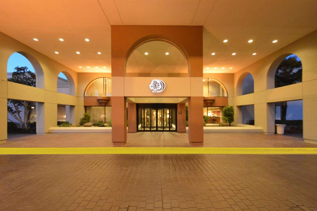 Doubletree by Hilton - Newark/Fremont, photo 1