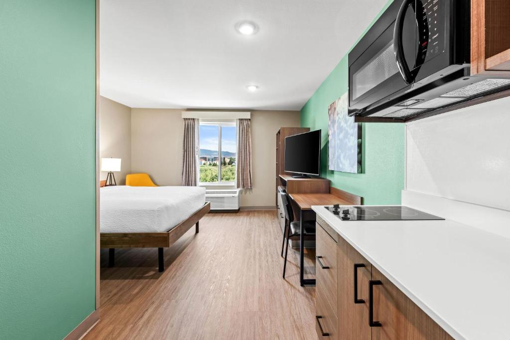 ECHO Suites Extended Stay by Wyndham Reno, photo 2