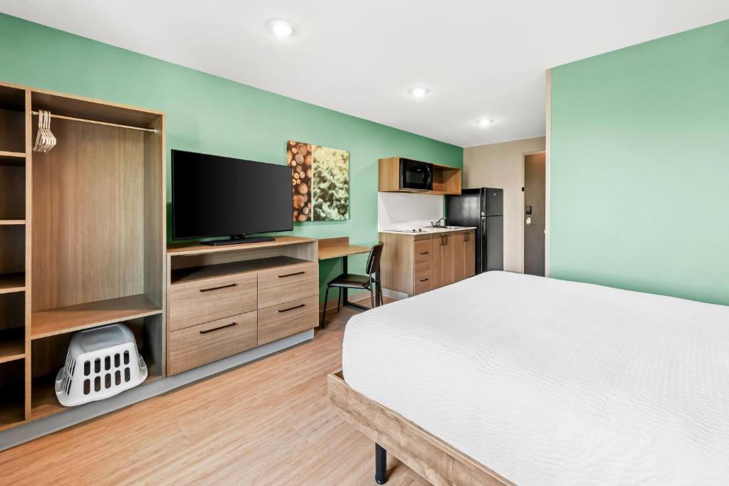 ECHO Suites Extended Stay by Wyndham Reno, photo 4