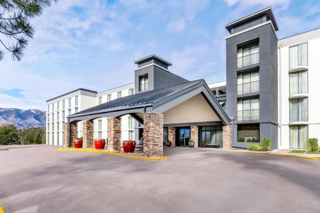 Embassy Suites by Hilton Colorado Springs, photo 4