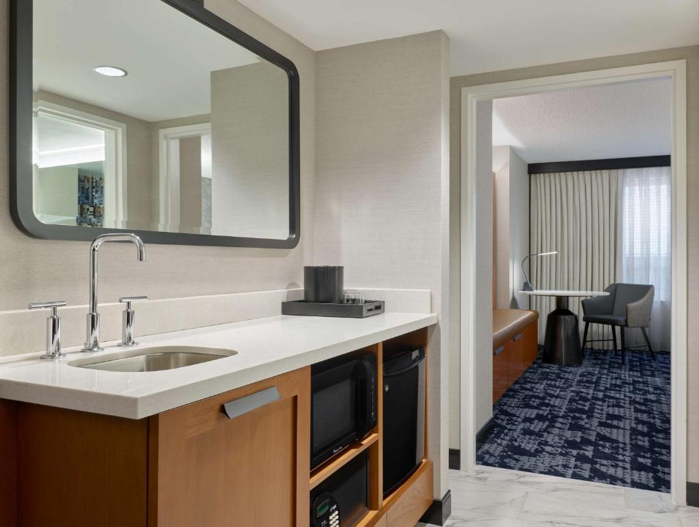 Embassy Suites by Hilton Convention Center, photo 3