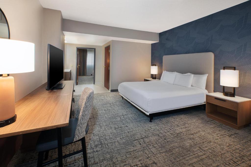 Embassy Suites by Hilton Franklin Cool Spring, photo 2