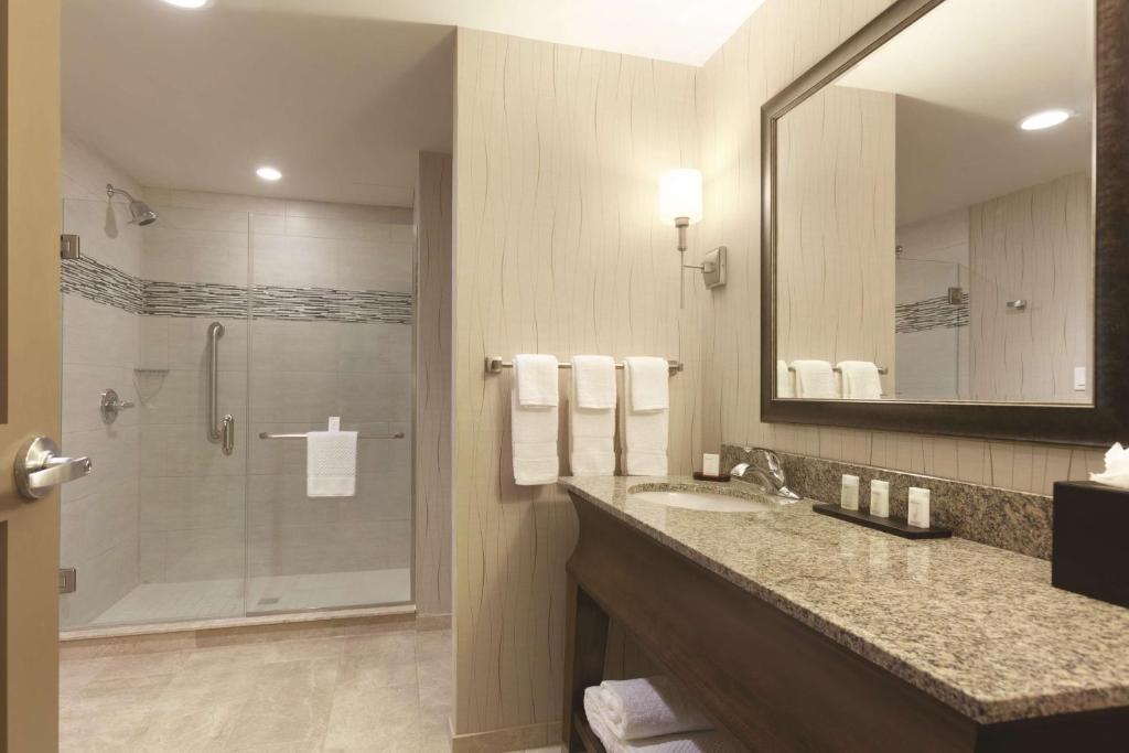 Embassy Suites by Hilton Saratoga Springs, photo 3