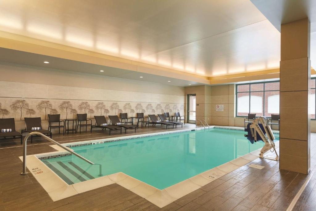 Embassy Suites by Hilton Saratoga Springs, photo 4